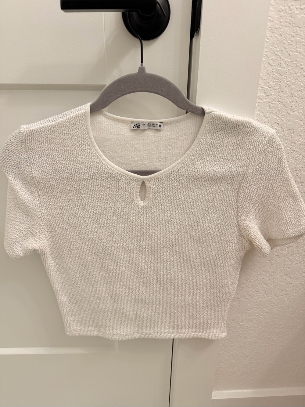 Zara White Textured Keyhole Crop Top
